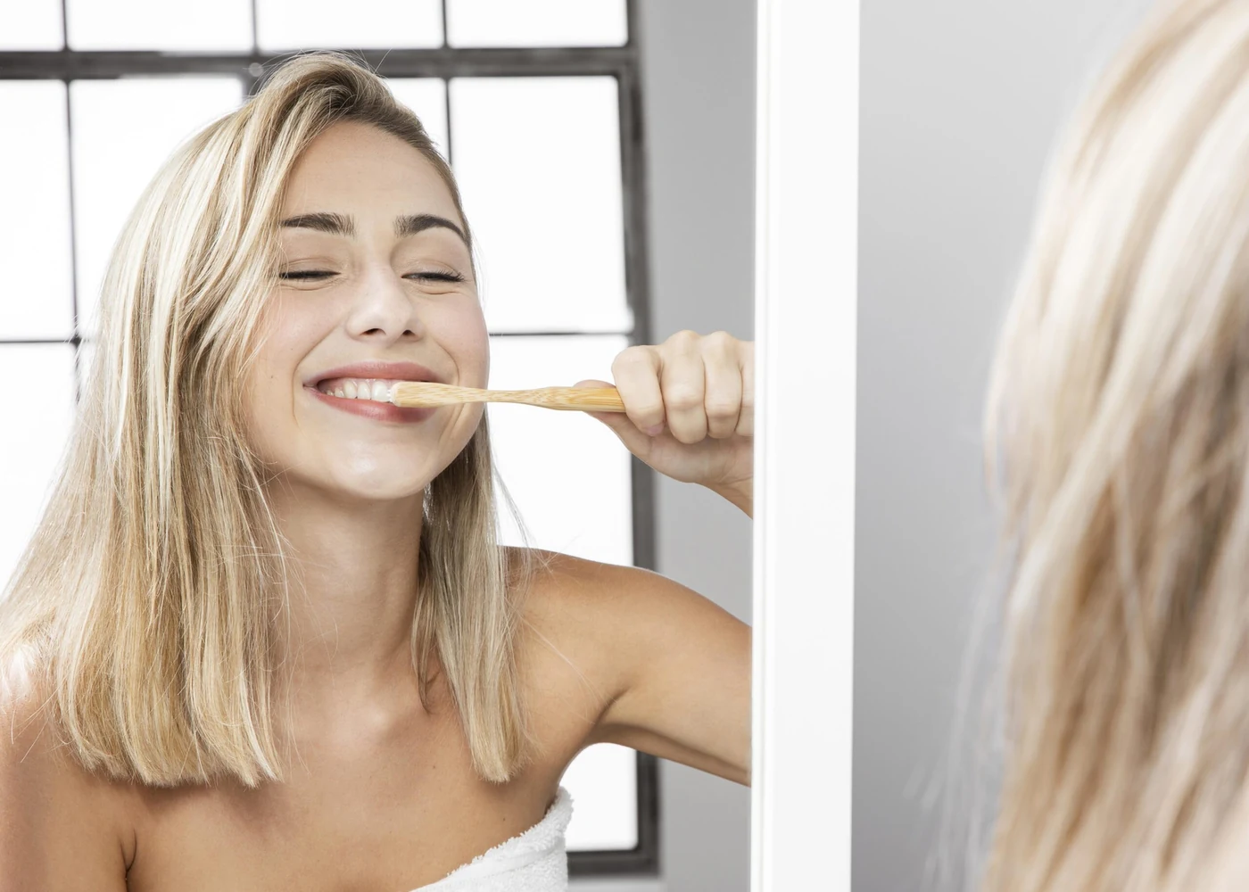 The Ultimate Dentist's Guide to At-Home Teeth Whitening: What I Tell My Patients
